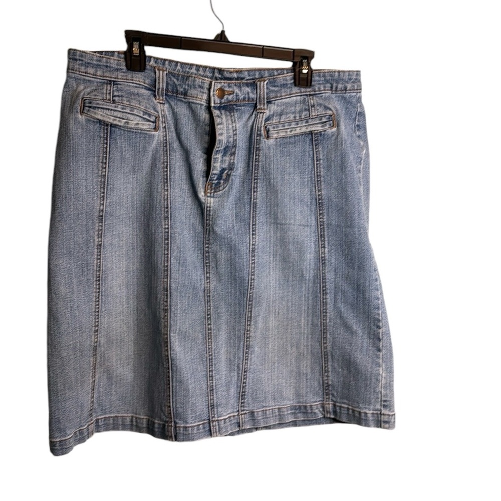 Veneezia plus size (18) light wash denim skirt slit pockets on front only
